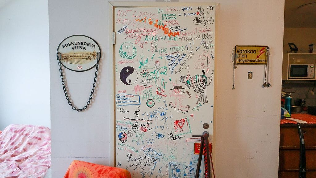 Oikotien ilmoitus asunnottomuuden arjesta.