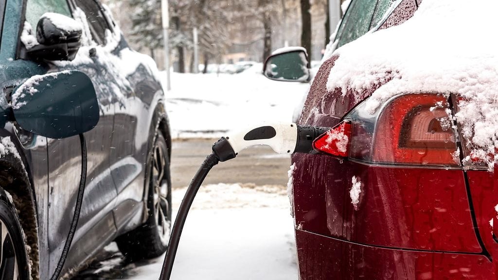 Pakkasella sähköauto kuluttaa enemmän virtaa, koska autoa täytyy lämmittää.