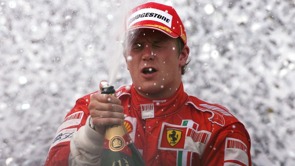 Kimi Räikkönen nousi sensaatiomaisella tavalla maailmanmestariksi kauden 2007 ratkaisukisoissa. Hän on edelleen Ferrarin viimeisin F1-mestari.