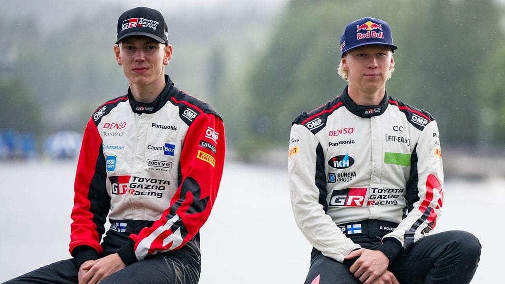 Sami Pajarin (vas.) ansiosta Kalle Rovanperä ei ole enää Toyotan WRC-tiimin nuorin kuljettaja.