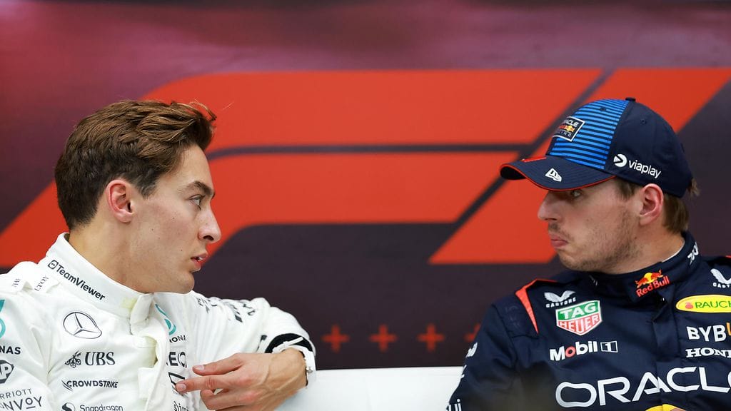 George Russell (vas.) ei pelkää Max Verstappenin tuloa Mercedeksen kisakuskiksi. Jos siirto edes toteutuu.