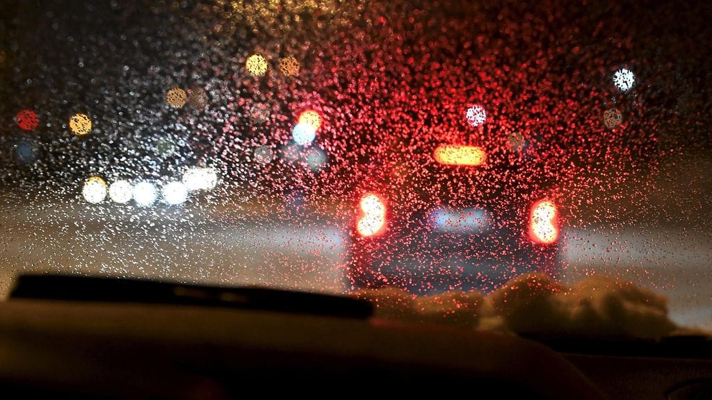 Huonoon ajokeliin on syytä varautua Uudellamaalla ja Varsinais-Suomessa aamukuuteen ja Pirkanmaalla aamukymmeneen asti.