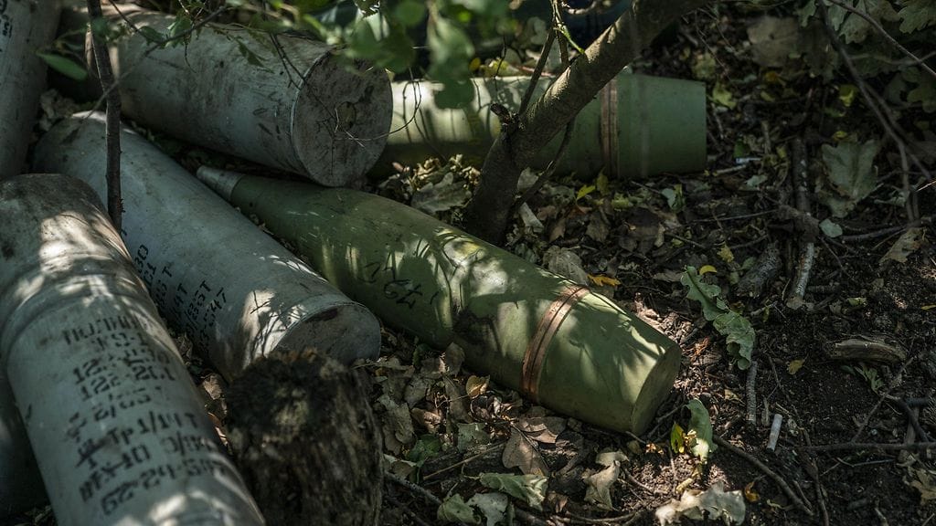 Kuvituskuvassa tykinammuksia Donetskissa Ukrainassa.