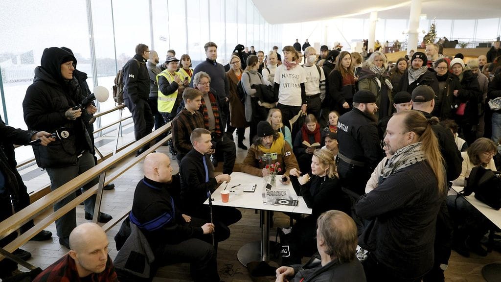 Sinimusta liike mielenosoitus