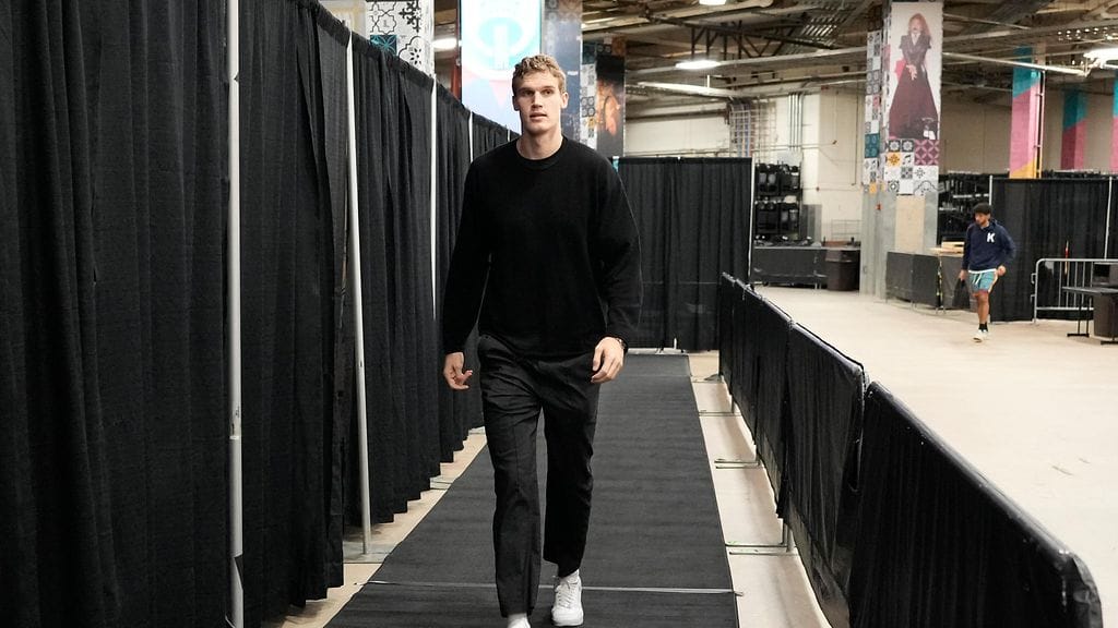 Lauri Markkanen oli sivussa Portlandia vastaan.
