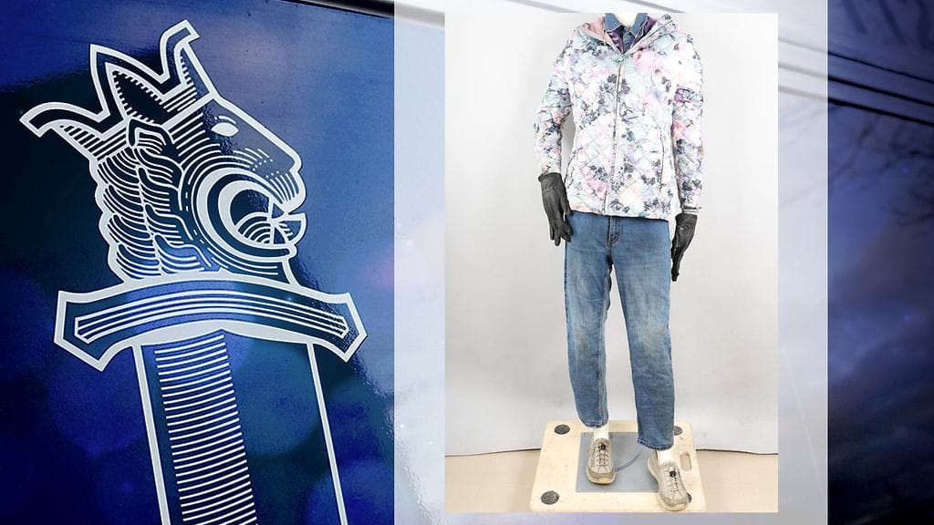 Talon pihalta Kemiönsaaresta löytyi itsenäisyyspäivänä vainaja. Tunnistusapua pyytävä poliisi julkaisi kuvan vainajan päällä olleista vaatteista.