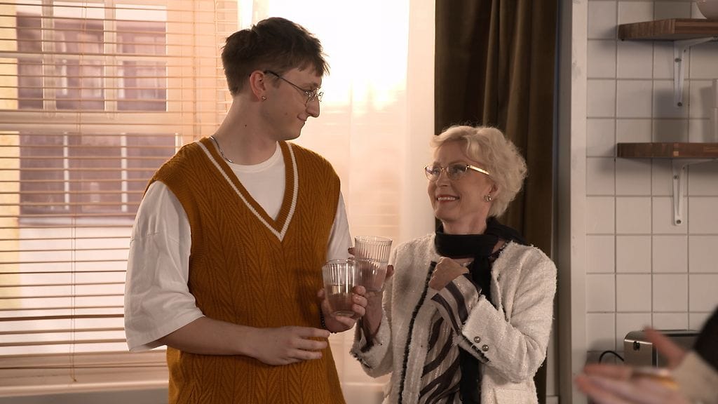 4687 04 magnus dahlia