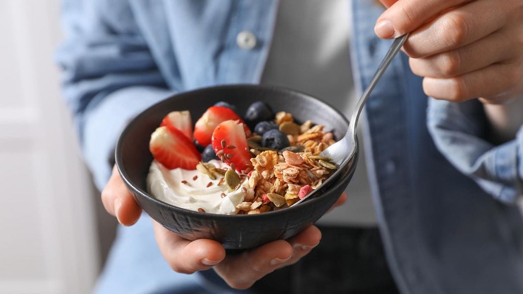 Vastustuskykyä voi tukea esimerkiksi ruokavalion avulla.