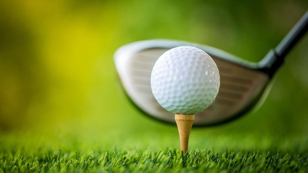 golfmaila ja -pallo