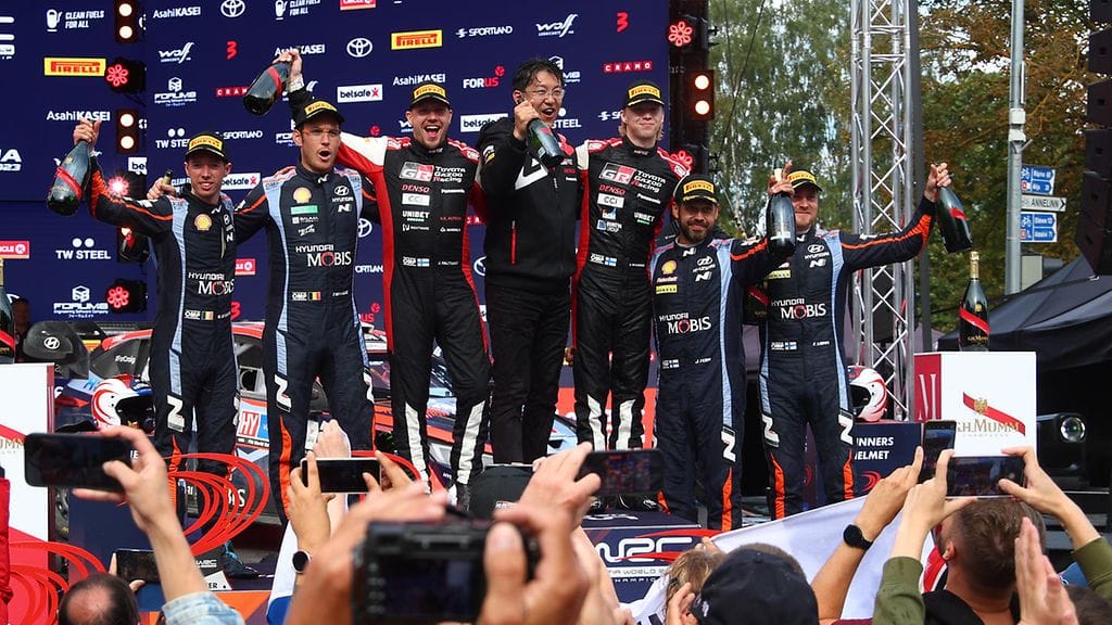 MM-rallin keskeyttämisestä joutuu maksamaan jatkossa kovan hinnan palkintopallilla juhliviin nähden.