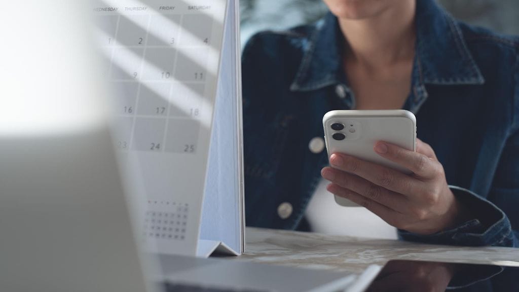 Kalenteria katsoneet ovat löytäneet vuoden 2025 alusta humoristista dramatiikkaa.