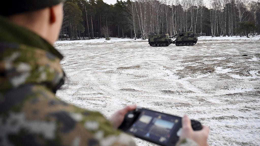 Etäohjattavan telakuorma-auton prototyyppi on nimeltään Kotka