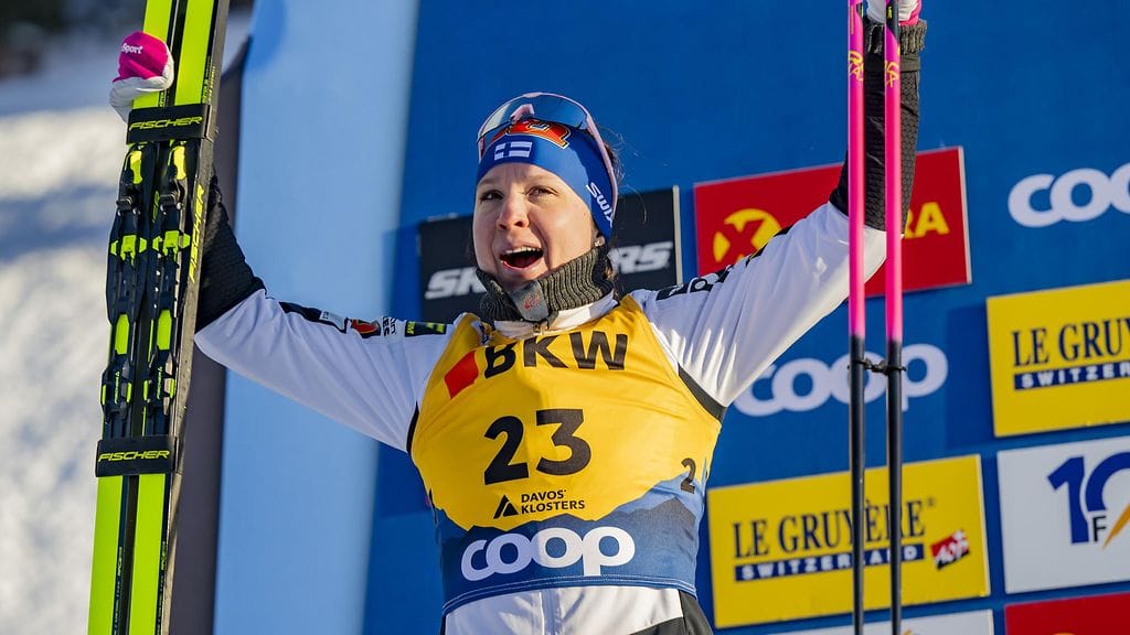 Kerttu Niskanen tuuletti toista sijaansa Davosissa.