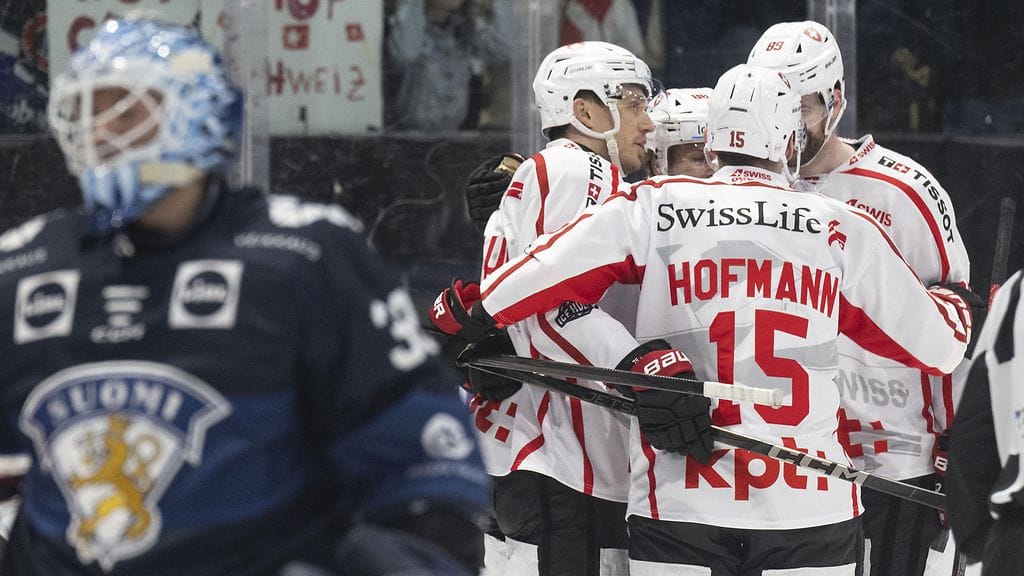 Sveitsi maalasi sunnuntaina kerran, Leijonat ei kertaakaan.