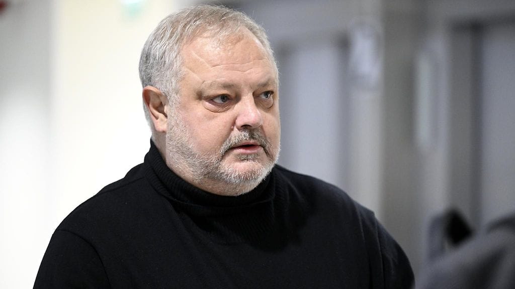 Entinen jääkiekkoilija, Stanley Cup voittaja Esa Tikkanen Länsi-Uudenmaan käräjäoikeudessa Espossa 20. marraskuuta 2024.