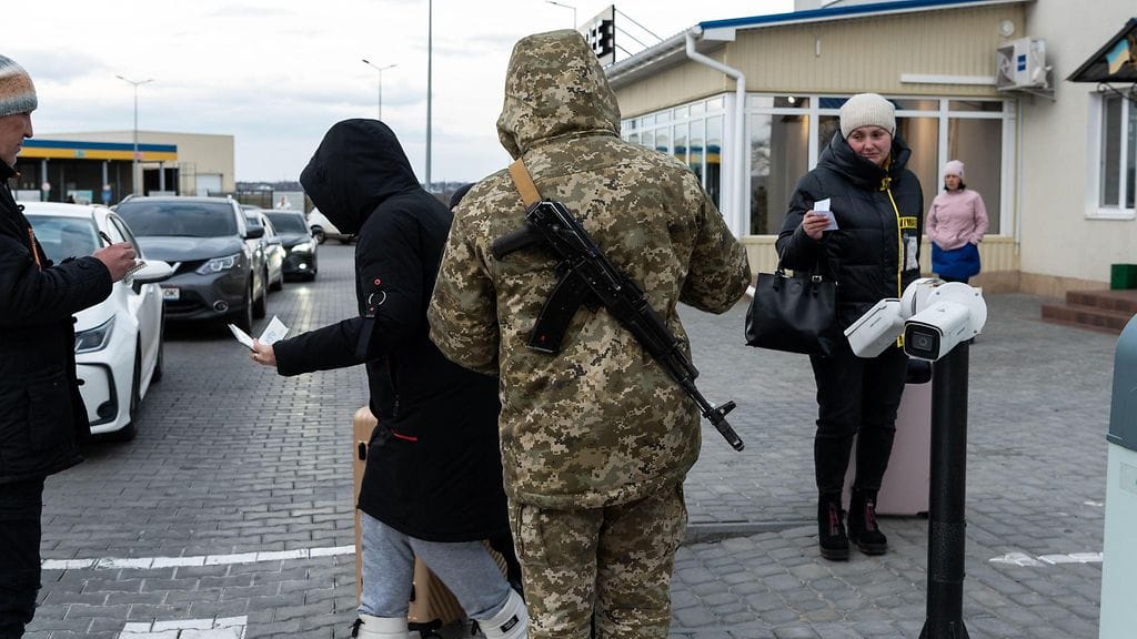 Sisäministeriön mukaan ohjetta syrjiä uskonnon perusteella pakolaiskiintiön kohdentamisen valmistelussa ei annettu. Kuvituskuvassa ukrainalaisia pakolaisia.