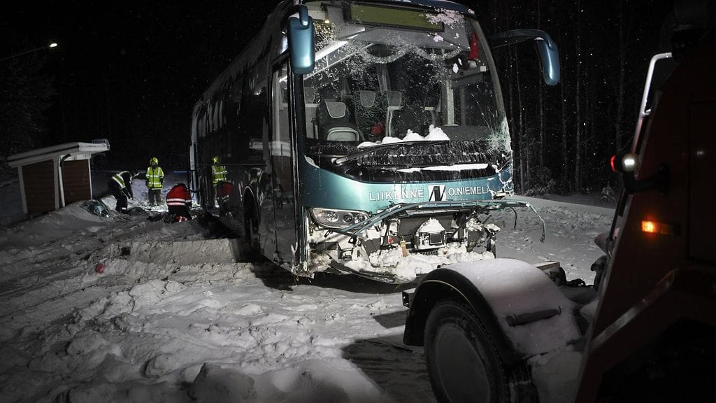 LK Rovaniemi bussi turma onnettomuus 2 19122024