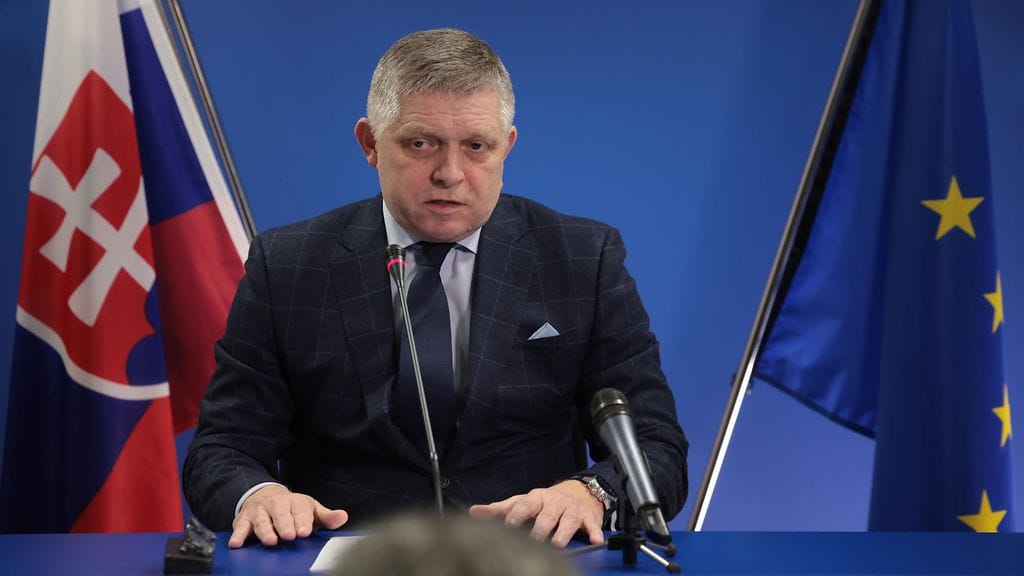 Slovakian pääministeri Robert Fico EU-huippukokouksessa Brysselissä 19. joulukuuta 2024. Kuvituskuva.