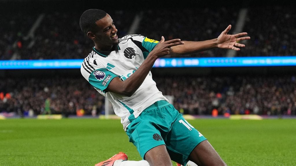 Alexander Isak tälläsi uransa ensimmäisen hattutempun Valioliigassa.