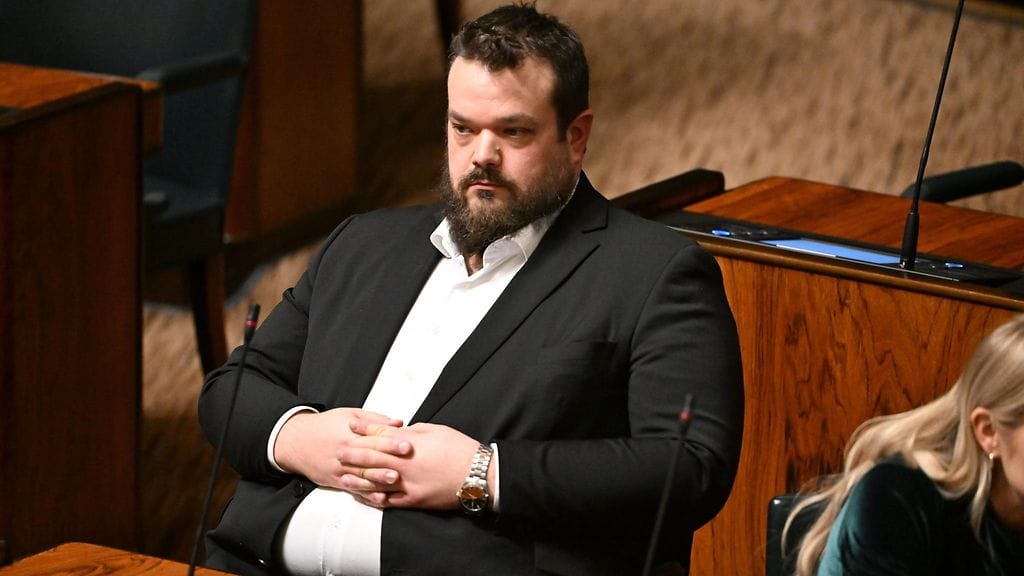 Perussuomalaisten kansanedustaja Antti Kangas eduskunnan suullisella kyselytunnilla Helsingissä 12. joulukuuta 2024.