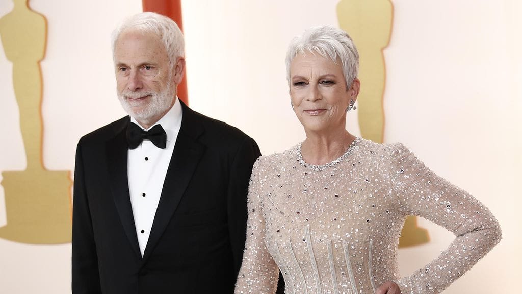 Christopher Guest ja Jamie Lee Curtis Oscar-gaalassa vuonna 2023