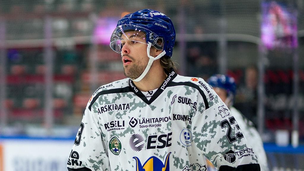 Isaac Johnson kärsi rikkonaisesta alkukaudesta SM-liigassa.