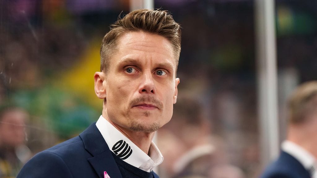 Tapparan apuvalmentajan Pasi Puistolan (kuvassa) poika Niklas Puistola debytoi SM-liigassa.