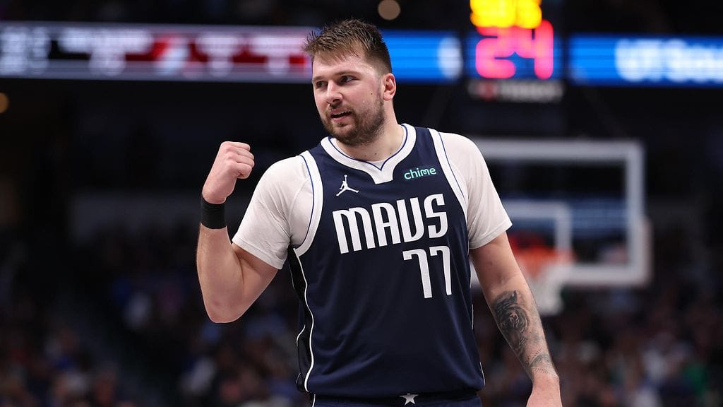 NBA-seura Dallas Mavericksin supertähti Luka Doncic joutuu ainakin kuukaudeksi sivuun.