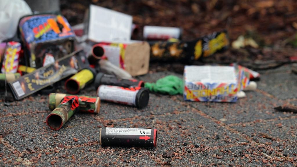 ilotuliteroskaa maassa