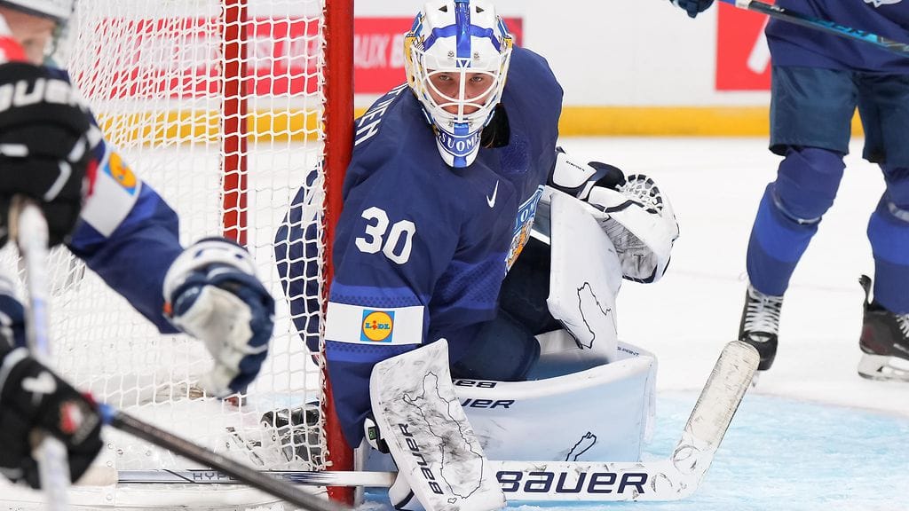 Petteri Rimpinen (#30) torjui Suomelle avausvoiton jääkiekon alle 20-vuotiaiden MM-kisoissa.