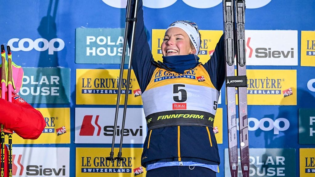 Johanna Hagström on tämän hetken kovimpia sprinttereitä. Rukalla hän juhli marraskuun lopussa voittoa perinteisen sprintissä.