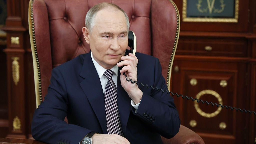 Kremlin lehdistöpalvelun mukaan Vladimir Putin pyysi anteeksi sitä, että traaginen tapaus sattui Venäjän ilmatilassa, ja ilmaisi jälleen kerran osanottonsa uhrien perheille ja toivotti pikaista paranemista loukkaantuneille.