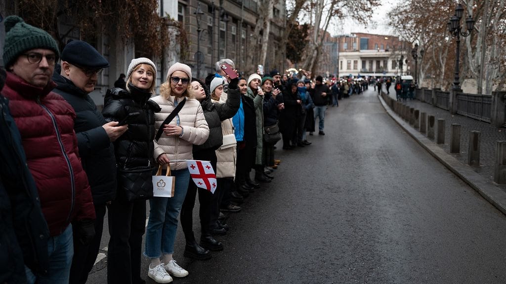 Ihmisjono Georgiassa EU-jäsenyyden puolesta AOP