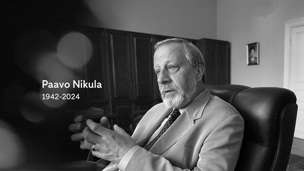 Paavo Nikula syntyi Helsingissä vuonna 1942.