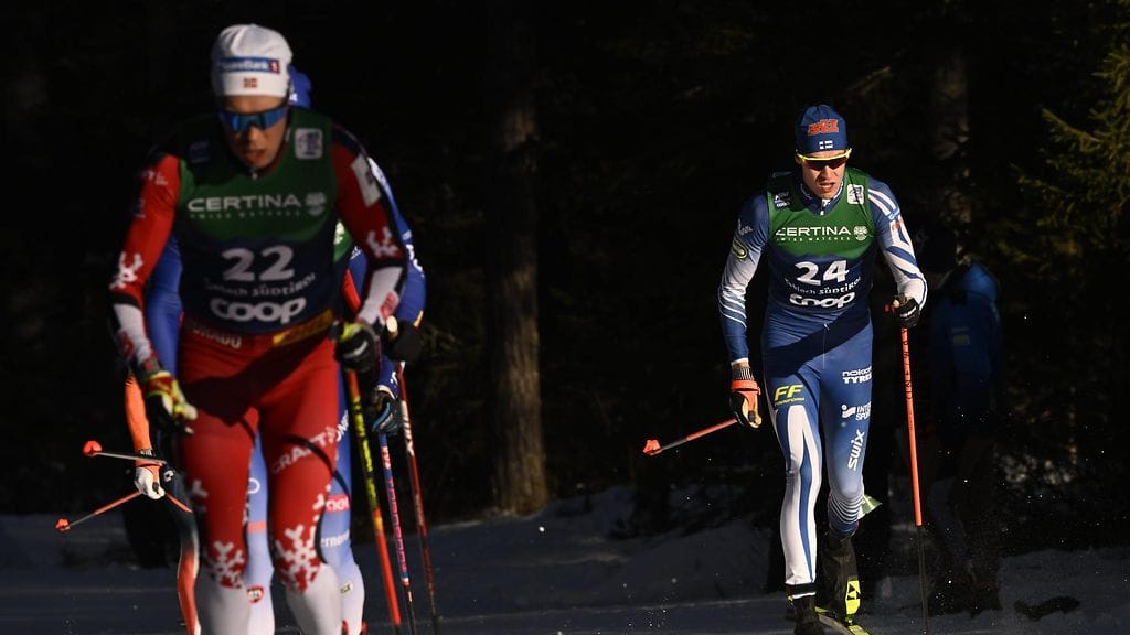 Niko Anttola (oik.) nousi takaa-ajossa 19:nneksi ja sivusi jälleen uransa parasta henkilökohtaista maailmancup-sijoitusta.
