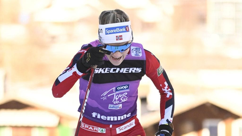 Therese Johaug (kuvassa) ei tiennyt Helene Marie Fossesholmin vetäytymisestä Tour de Skiltä.