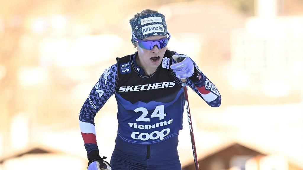 Jessie Diggins hiihtää kipua vastaan.