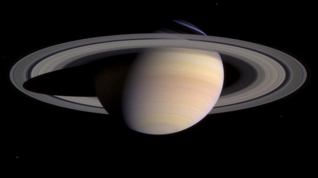Saturnus lipuu Kuun taakse tänä iltana noin tunniksi.