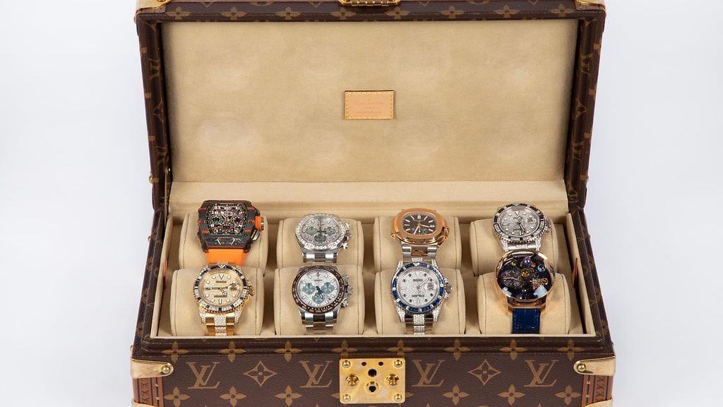 Kellojen yhteenlaskettu arvo oli kuittien ja asiantuntijan mukaan yli 2,6 miljoonaa euroa.