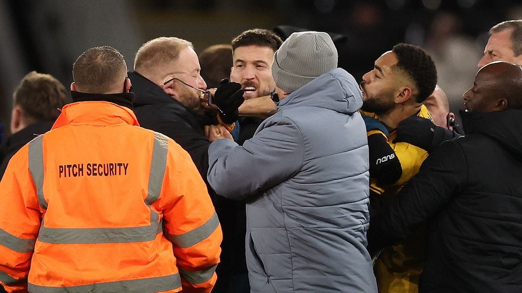 Wolverhamptonin Matheus Cunha yhteenotossa 14. joulukuuta pelatun Ipswich-ottelun jälkeen.