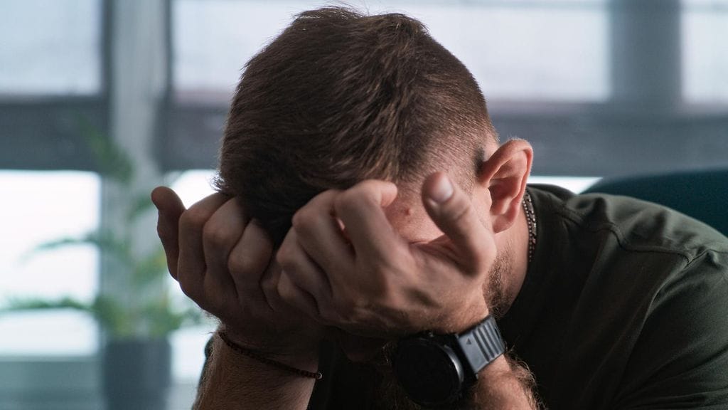 Neuroottisuus on persoonallisuuspiirre, jolle on tyypillistä vaihtelevat tunteet ja taipumus kokea kielteisiä tunteita, kuten ahdistusta, pelkoa ja yksinäisyyttä.