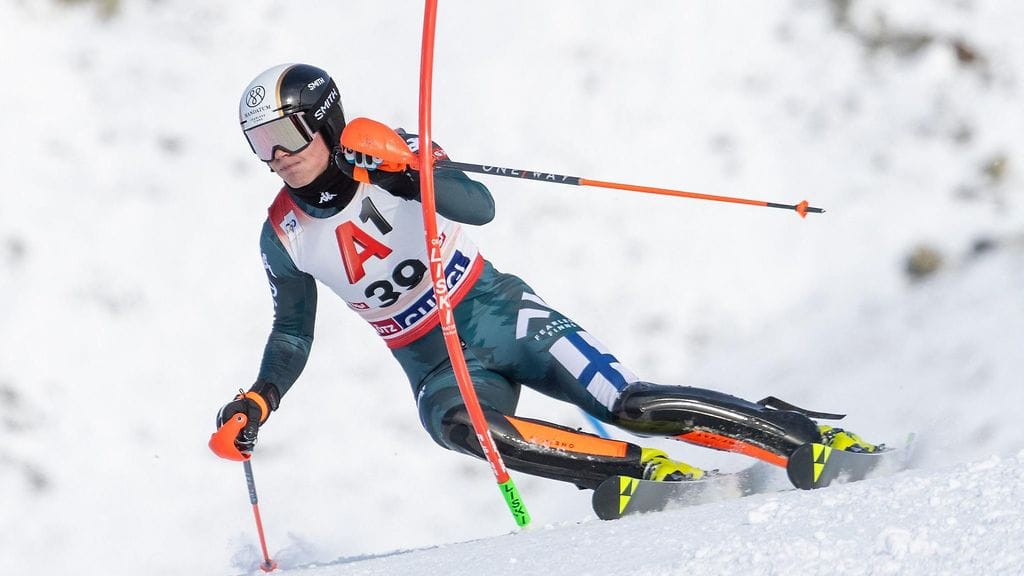 Eduard Hallbergilla on ollut viime aikoina vaikeuksia pysyä radalla kilpailuissa.