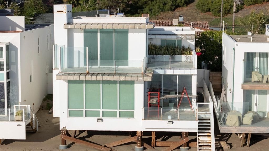 AOP Paris Hilton koti Malibu 2 09012025