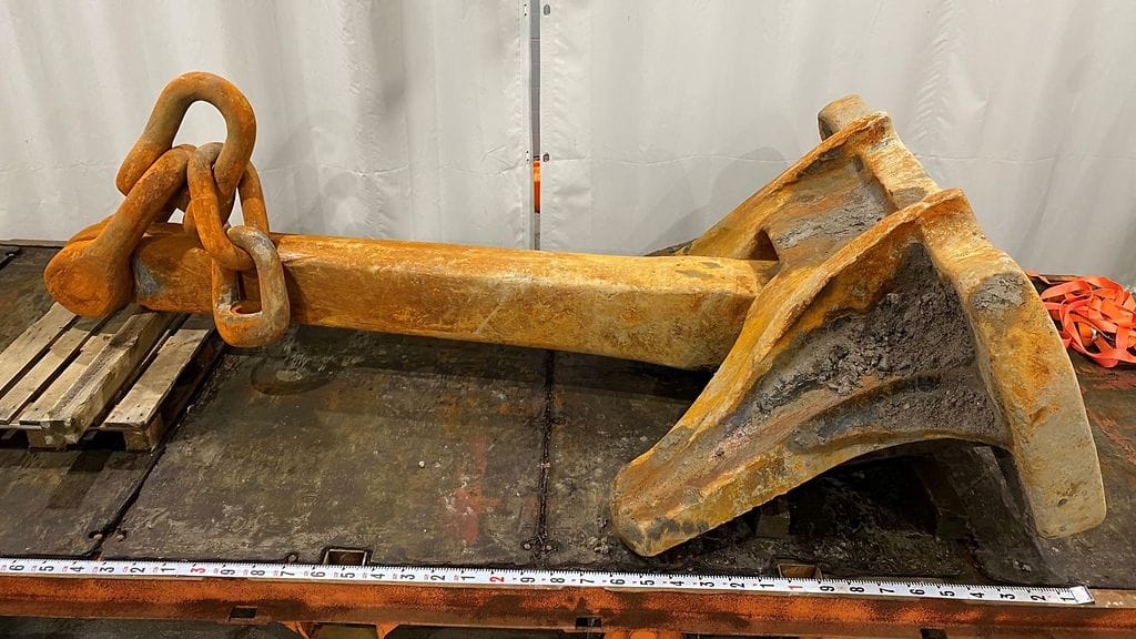 Poliisi julkaisi tuoreita kuvia Suomenlahdesta nostetusta ankkurista