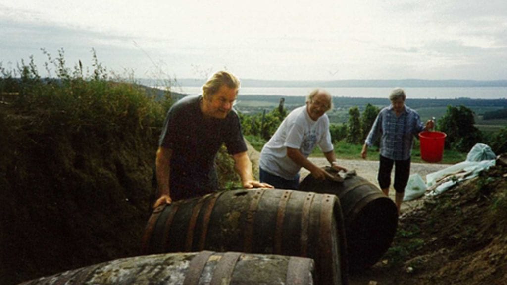 Jaakko Salonoja työn touhussa Unkarissa.