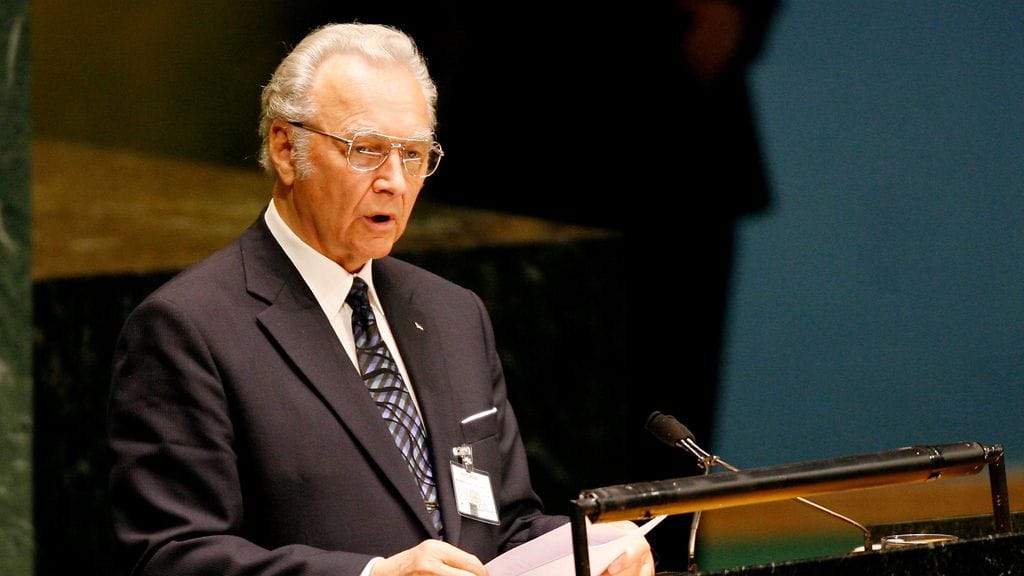 Arnold Rüütel vuonna 2006 kuvattuna.