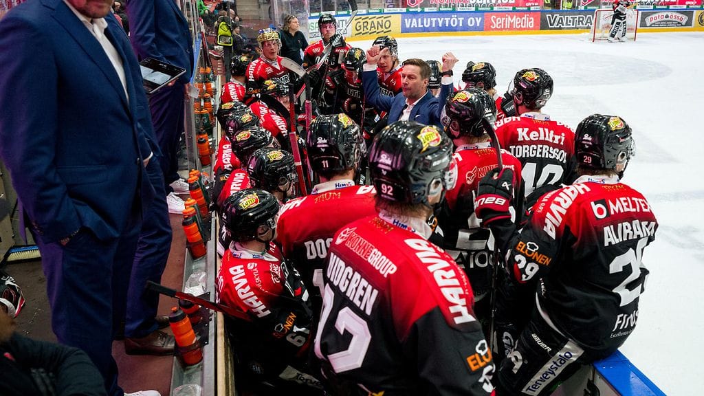 Johan Pennerborn pyrkii palauttamaan JYPin pudotuspeleihin neljän kuivan kauden jälkeen.