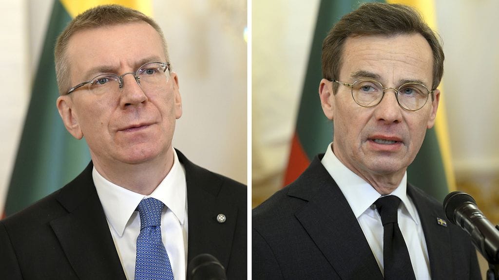 Latvian presidentti Edgars Rinkevics (vas.) ja Ruotsin pääministeri Ulf Kristersson.