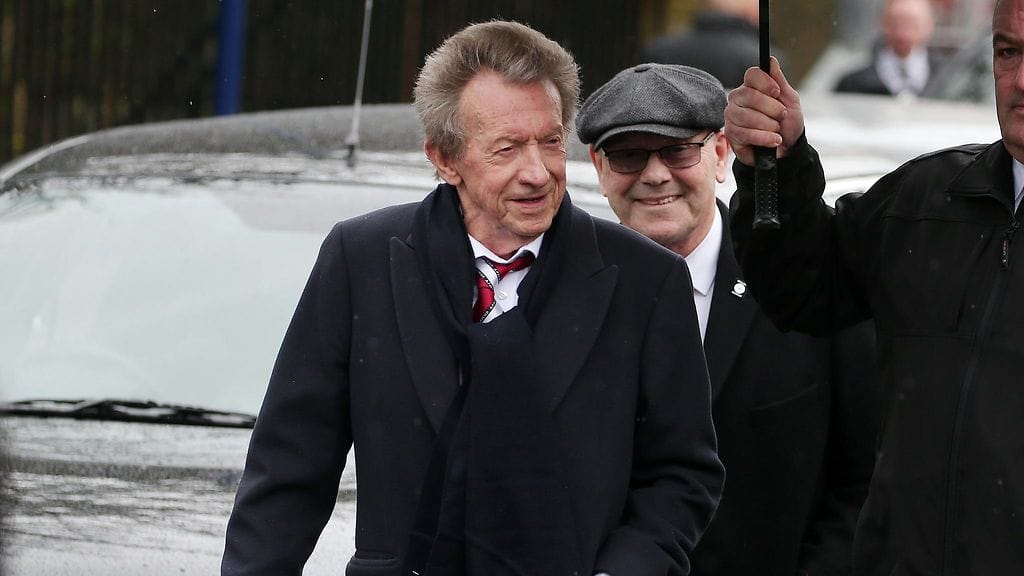 Denis Law on poissa.