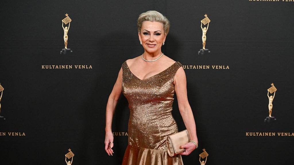 Helena Ahti-Hallberg nähdään jälleen tulevana syksynä Tanssii Tähtien Kanssa -tuomaristossa.